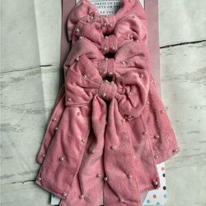 cupcakes & cashmere Pink Holiday Decor Bows